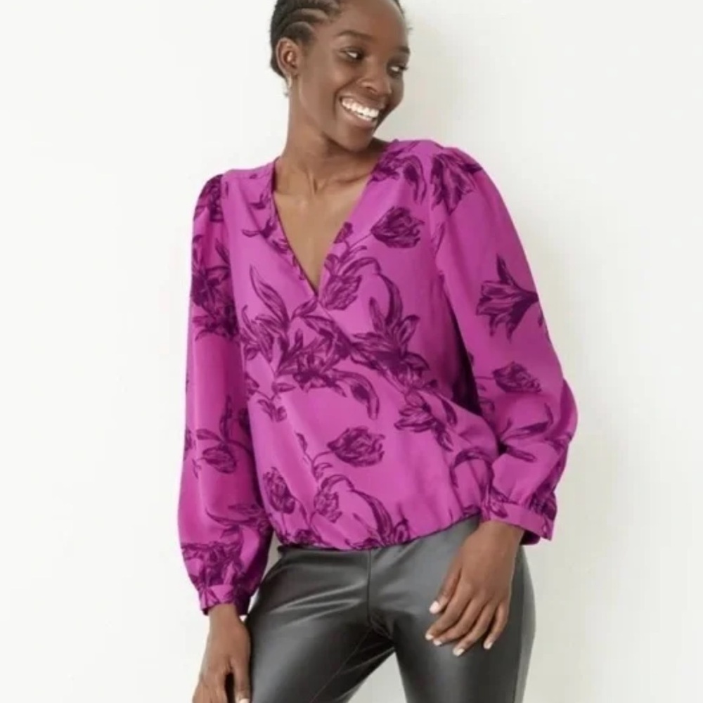 A New Day Floral V-Neck Purple Women's Top sz XS